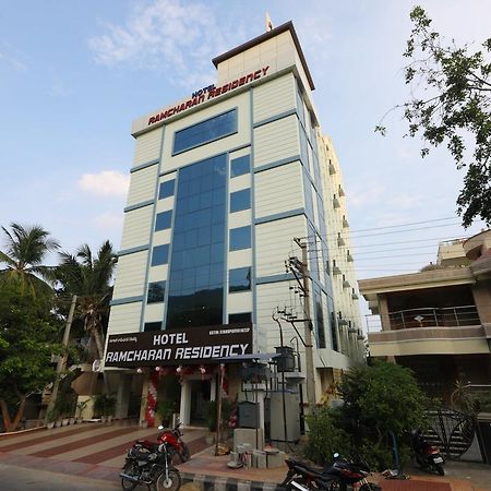 Oyo 15115 Hotel Ramcharan Residency Tirupati Eksteriør billede