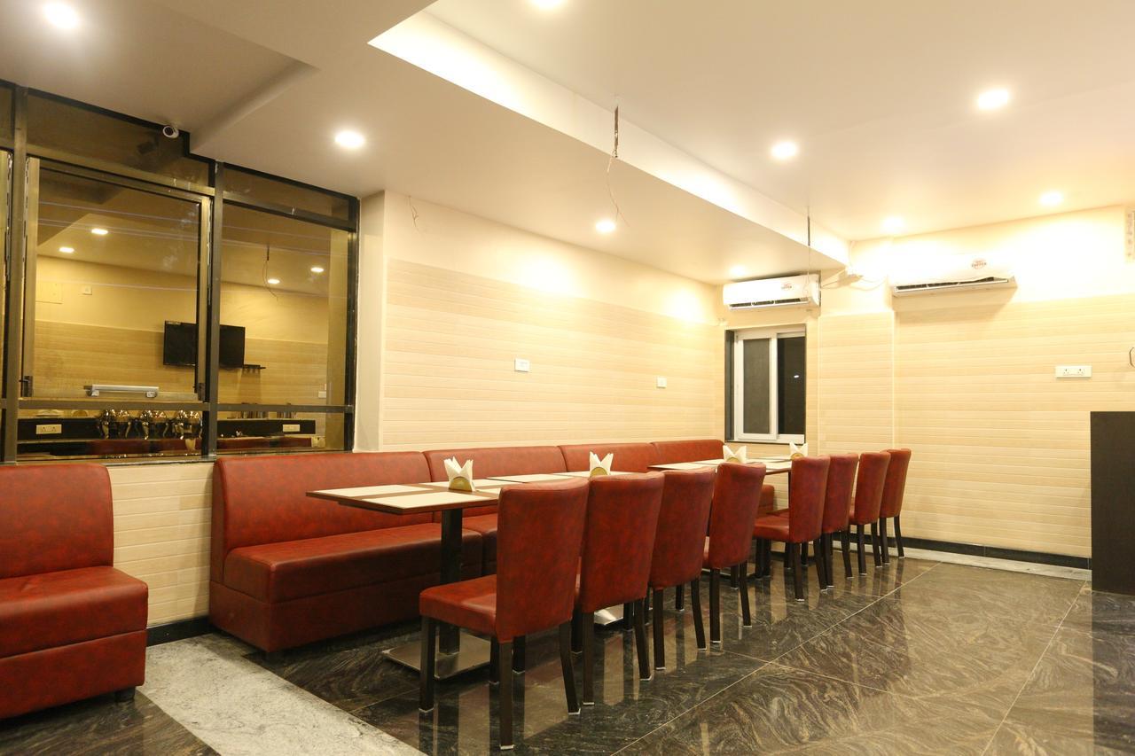 Oyo 15115 Hotel Ramcharan Residency Tirupati Eksteriør billede