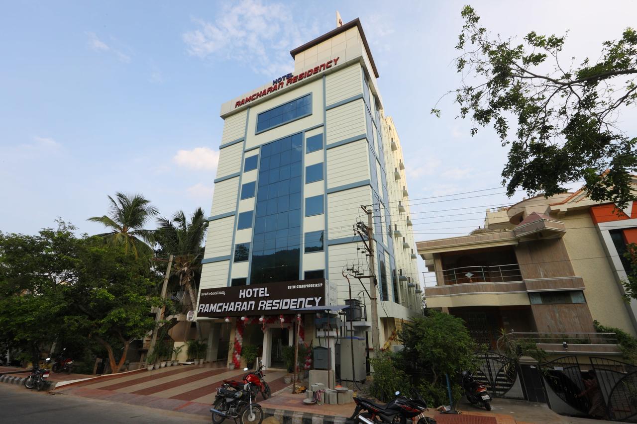 Oyo 15115 Hotel Ramcharan Residency Tirupati Eksteriør billede